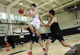 CBA常规赛第15轮：辽宁本钢队82：75胜新疆伊力特队