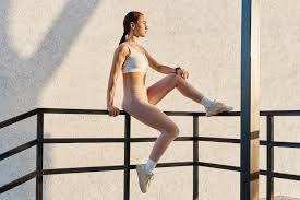 《三国杀移动版》福利今日开冲! 上线免费领洛天依限时联动皮肤